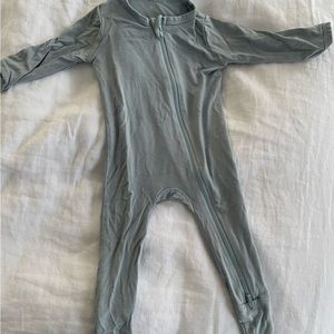 Kyte Baby footed zip-up 3-6mo light blue